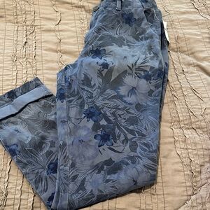 GAP size 4 Girlfriend Chinos mid rise stretch